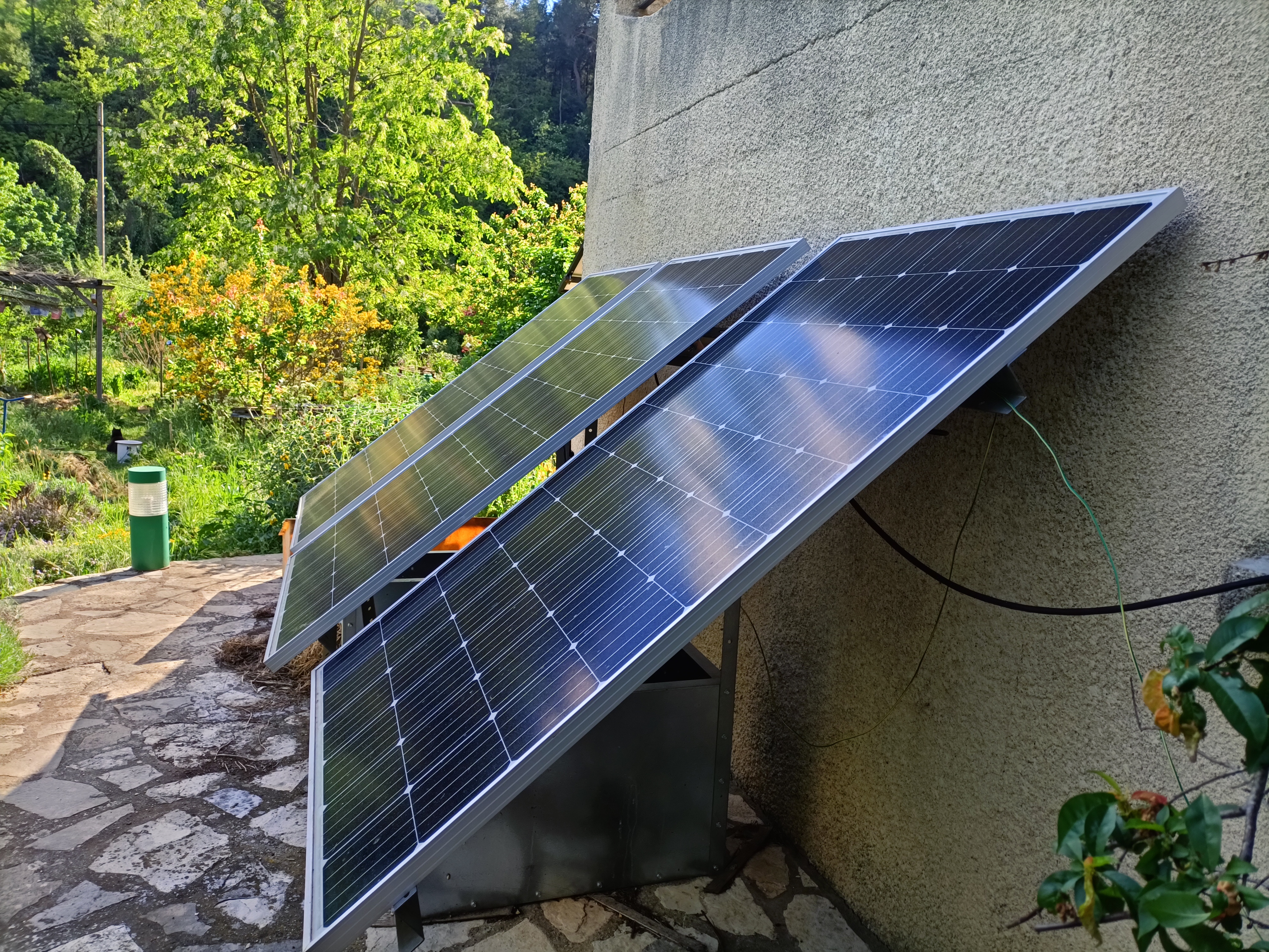 3 pnneaux de 300W crête